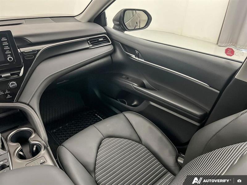 toyota Camry 2021 - 27