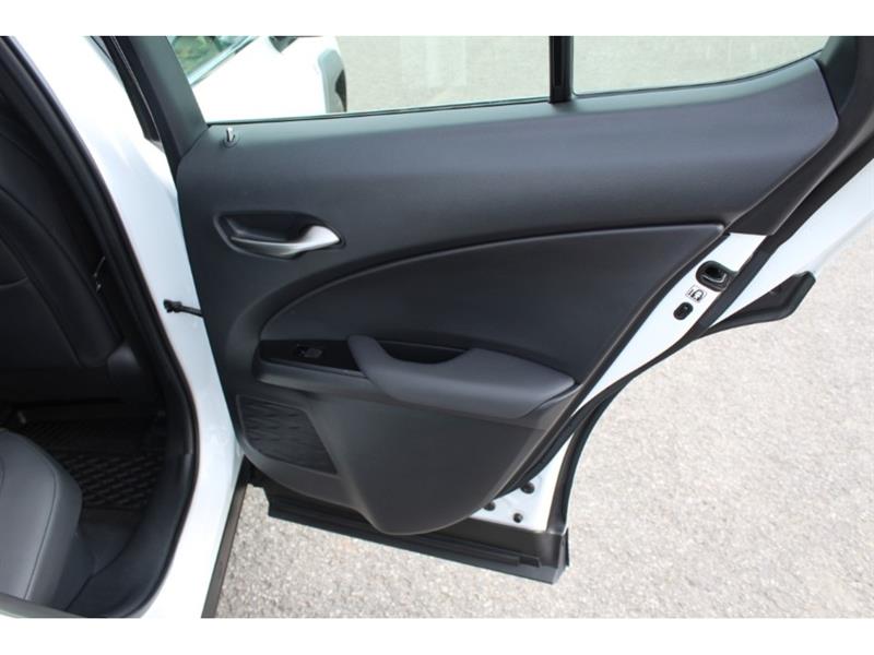 lexus UX 250H 2020 - 12