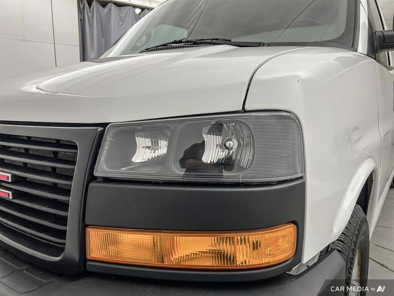 gmc Savana Cargo Van 2021 - 9