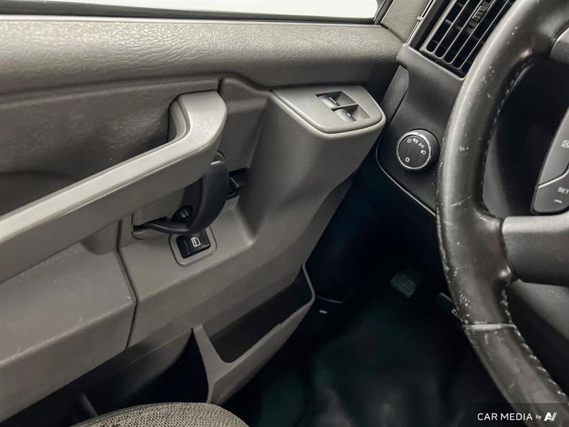 gmc Savana Cargo Van 2021 - 18