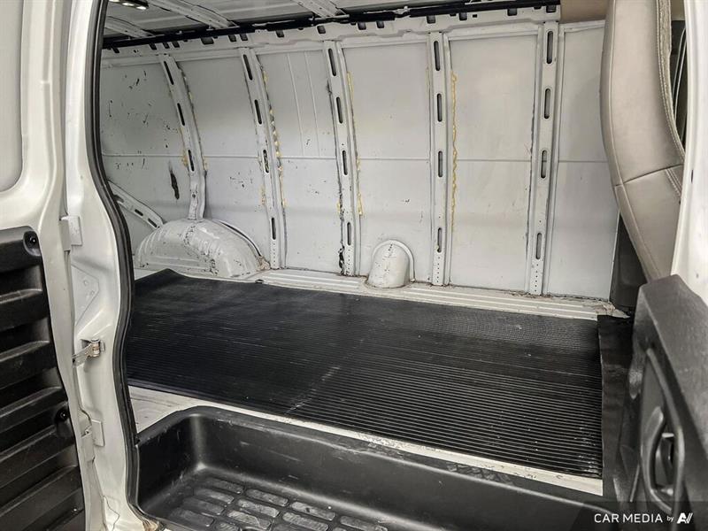 gmc Savana Cargo Van 2021 - 24