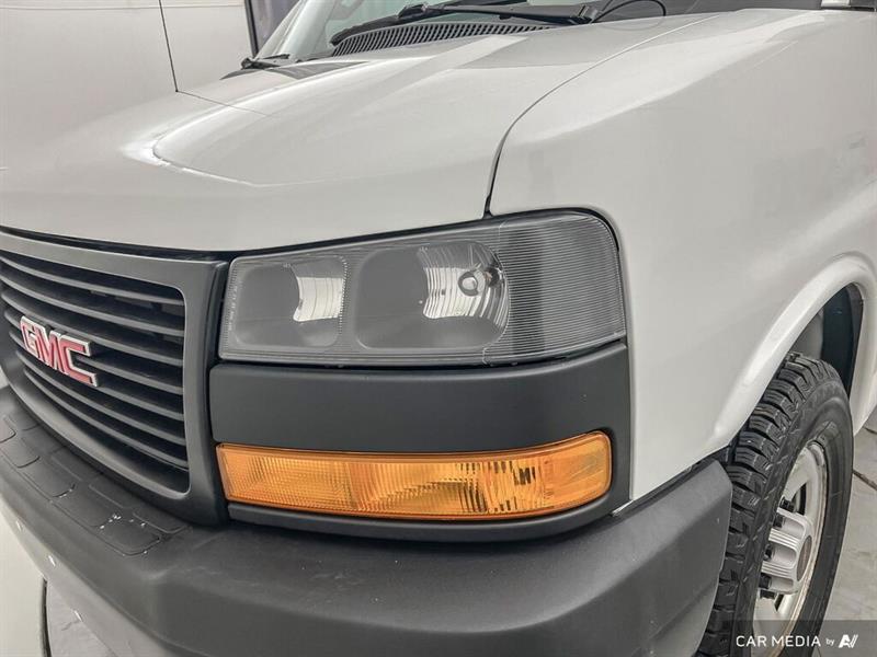 gmc Savana Cargo Van 2023 - 9