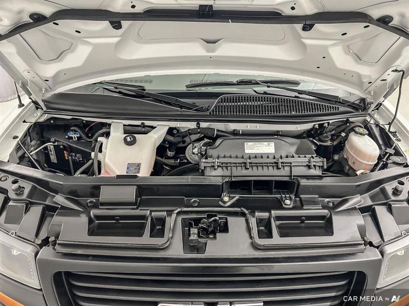 gmc Savana Cargo Van 2023 - 11