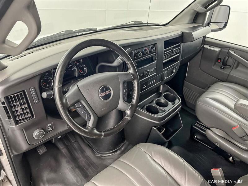 gmc Savana Cargo Van 2023 - 14