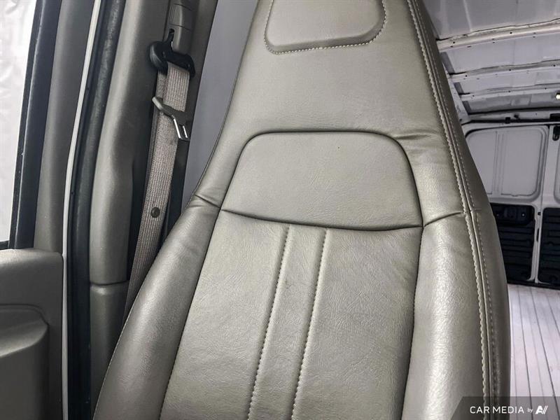 gmc Savana Cargo Van 2023 - 21