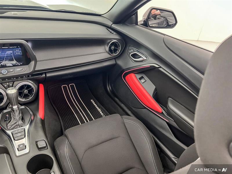 chevrolet Camaro 2023 - 26