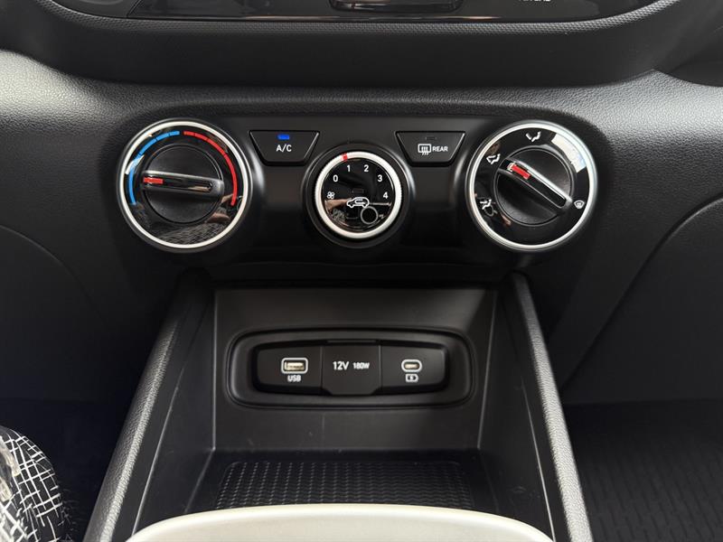 hyundai Venue 2023 - 26