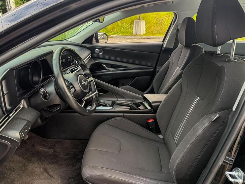 hyundai Elantra 2022 - 17