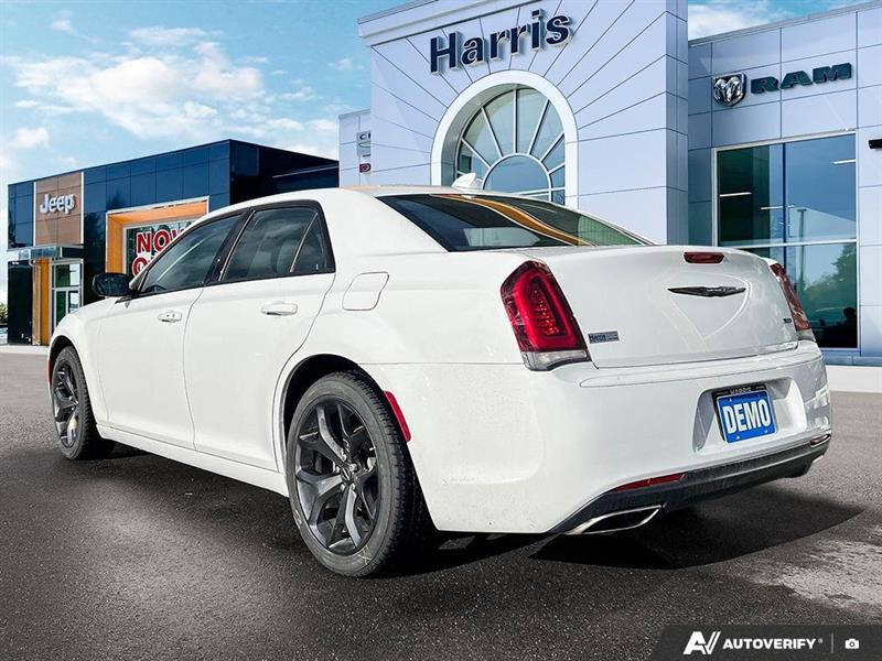 chrysler 300 2022 - 4