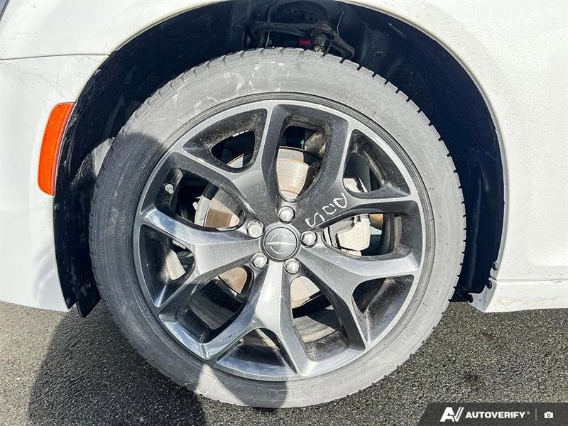 chrysler 300 2022 - 6