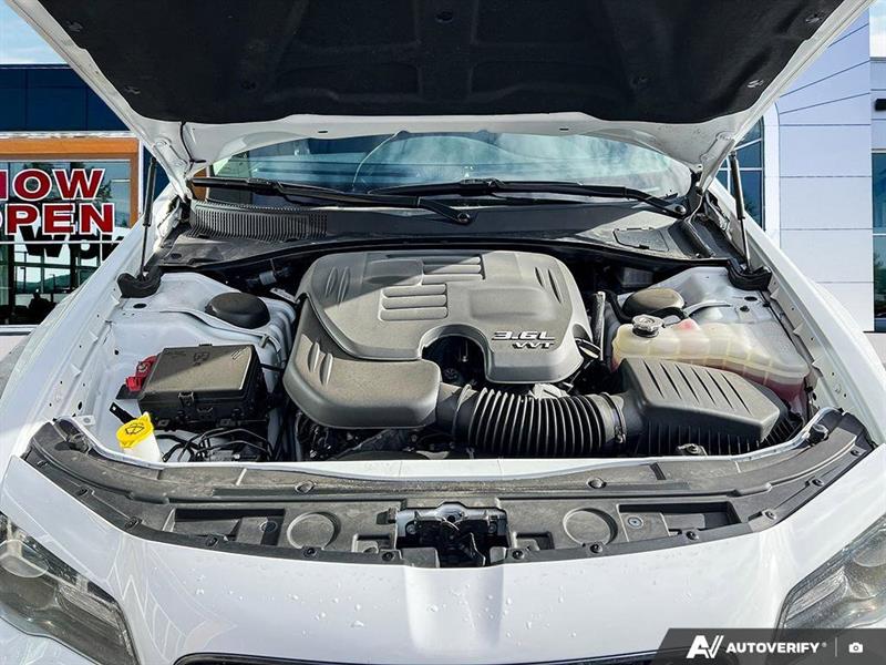 chrysler 300 2022 - 10