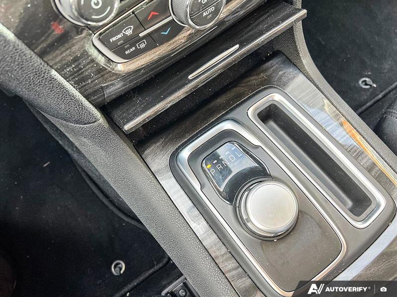 chrysler 300 2022 - 18