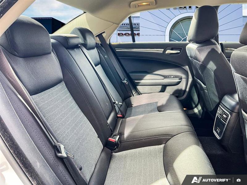 chrysler 300 2022 - 23