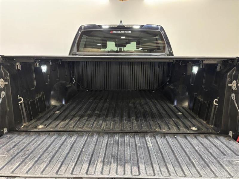 toyota Tundra 2022 - 16