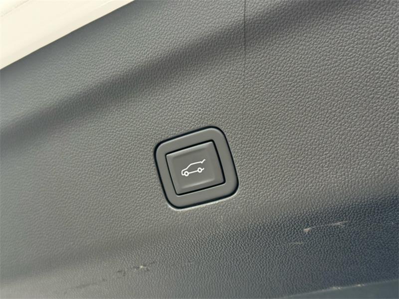 chevrolet Tahoe 2023 - 7