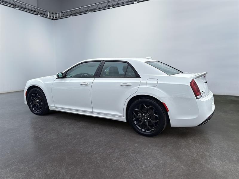 chrysler 300 2023 - 5