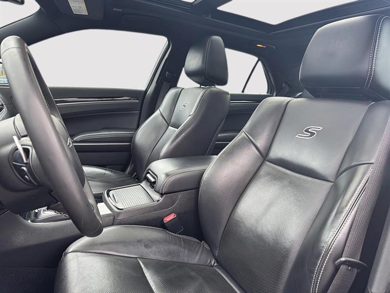 chrysler 300 2023 - 7