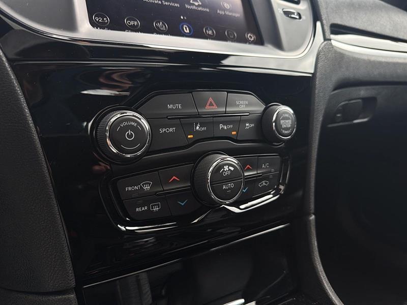 chrysler 300 2023 - 17