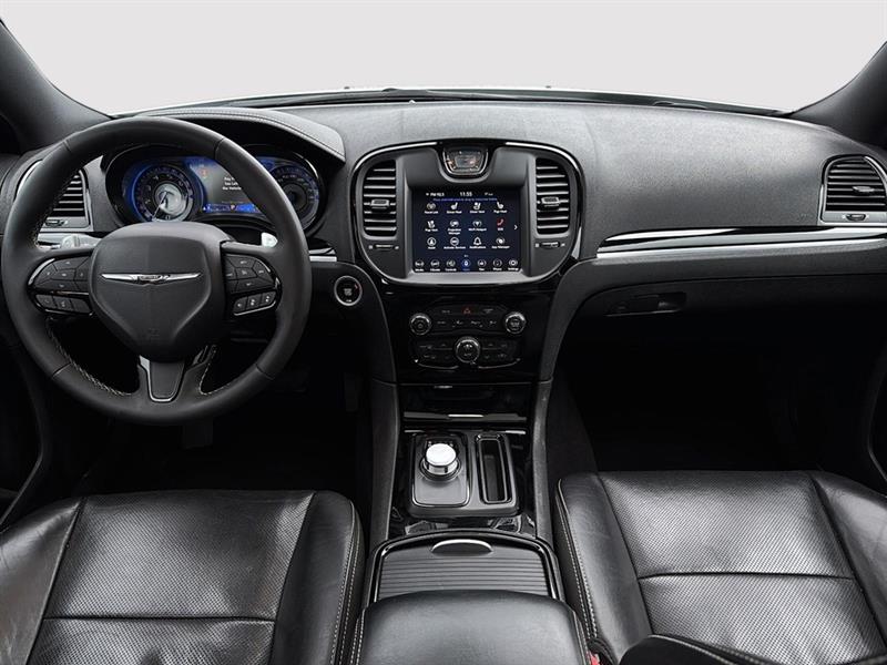 chrysler 300 2023 - 21