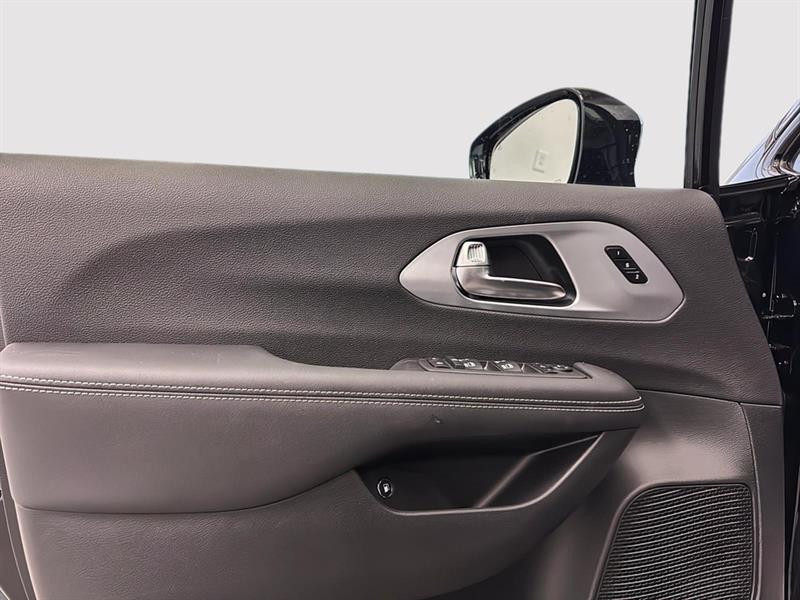 chrysler Pacifica 2026 - 17