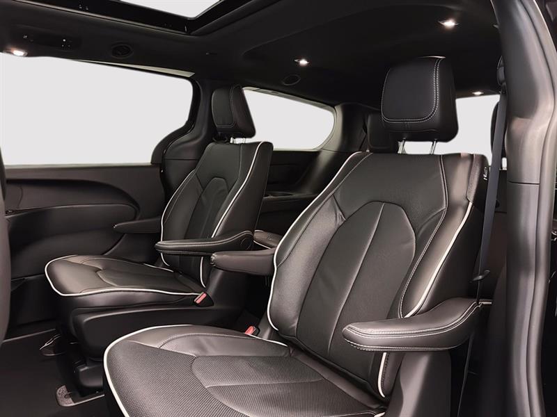 chrysler Pacifica 2026 - 25