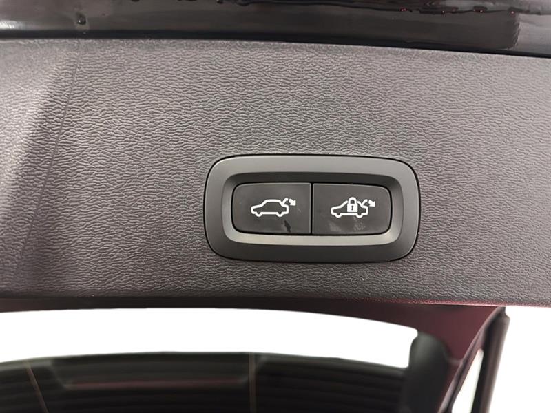 volvo XC40 PLUS 2023 - 14