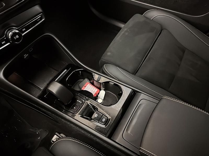 volvo XC40 PLUS 2023 - 42