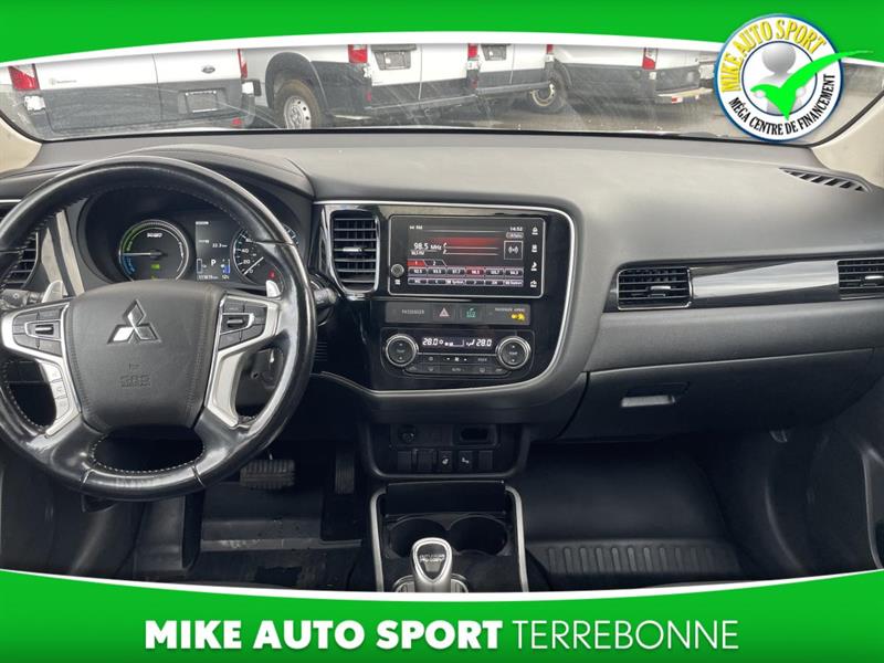 mitsubishi Outlander rechargeable 2018 - 14