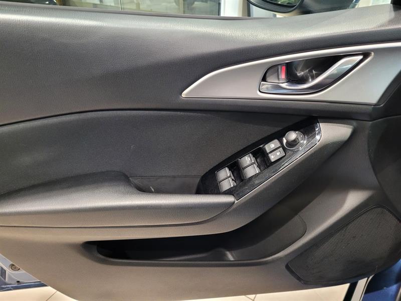 mazda Mazda3 2017 - 13