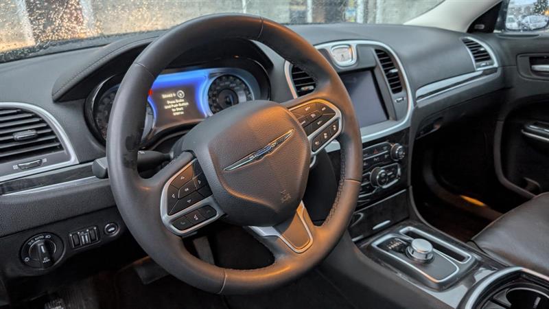 chrysler 300 2023 - 10