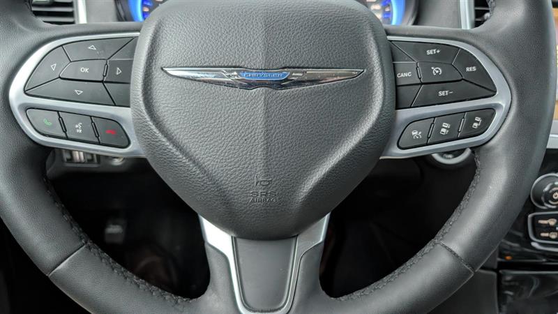 chrysler 300 2023 - 14