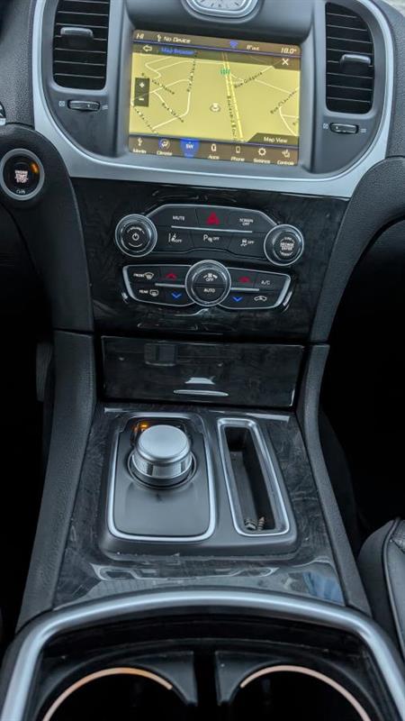 chrysler 300 2023 - 20