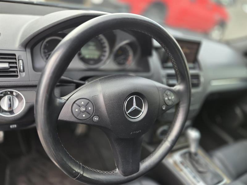 mercedes-benz C300 2011 - 17