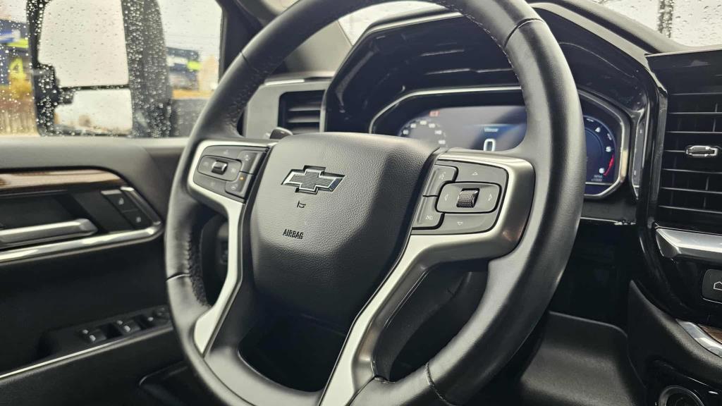 chevrolet Silverado 1500 2024 - 24