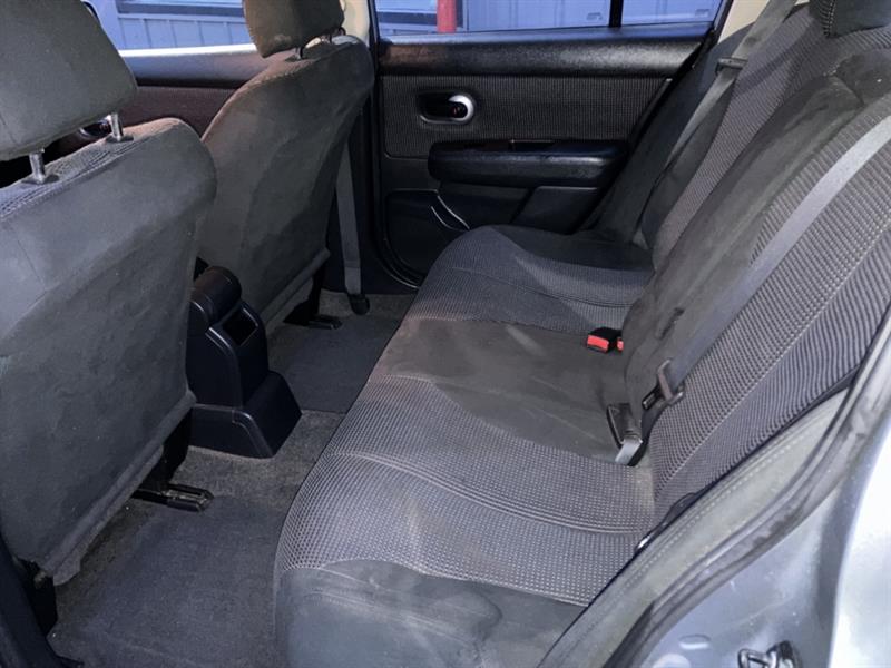 nissan Versa 2011 - 7