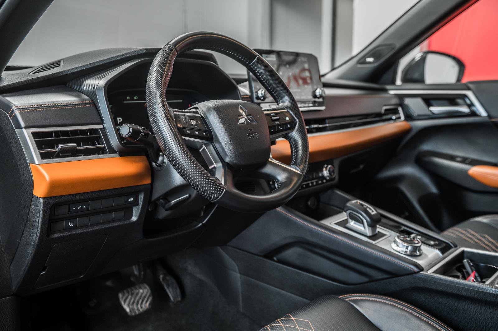 mitsubishi Outlander 2024 - 25