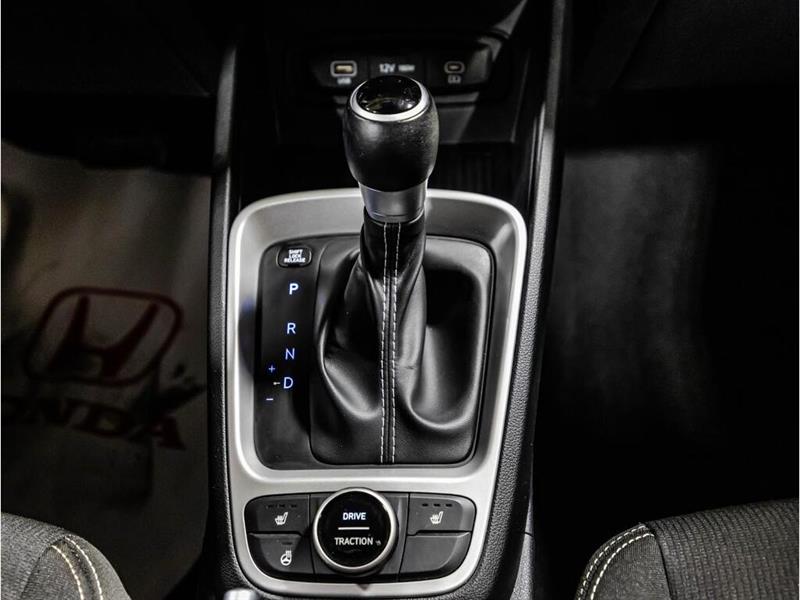 hyundai Venue 2023 - 25