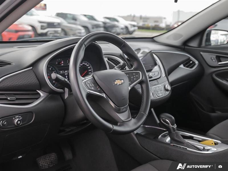 chevrolet Malibu 2023 - 25
