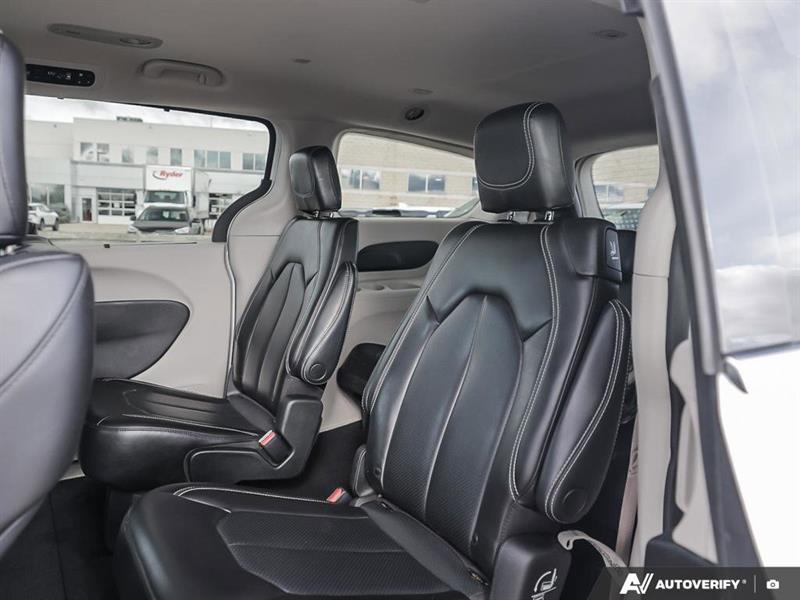 chrysler Pacifica 2023 - 26