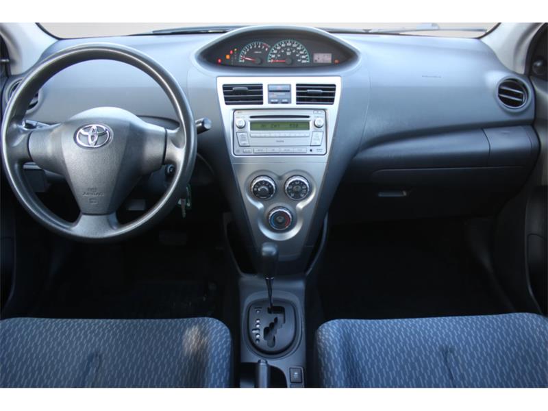 toyota Yaris 2011 - 10