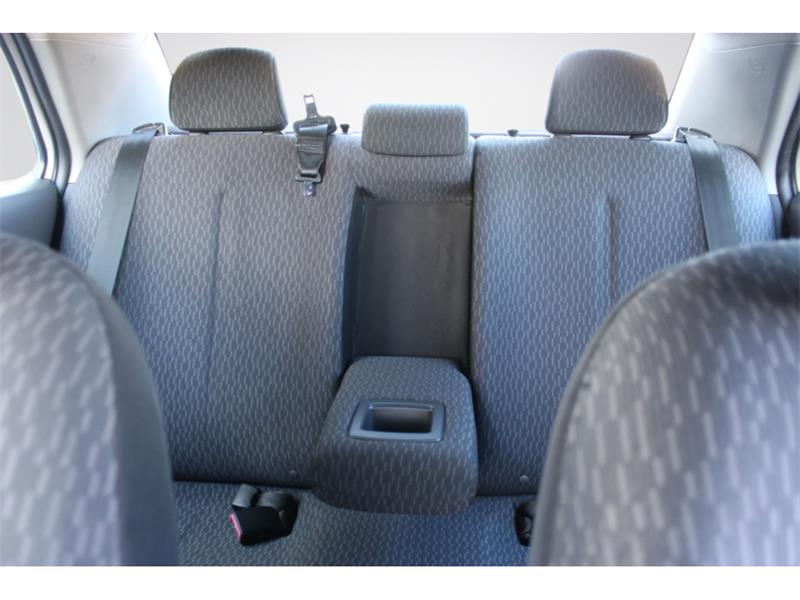 toyota Yaris 2011 - 15