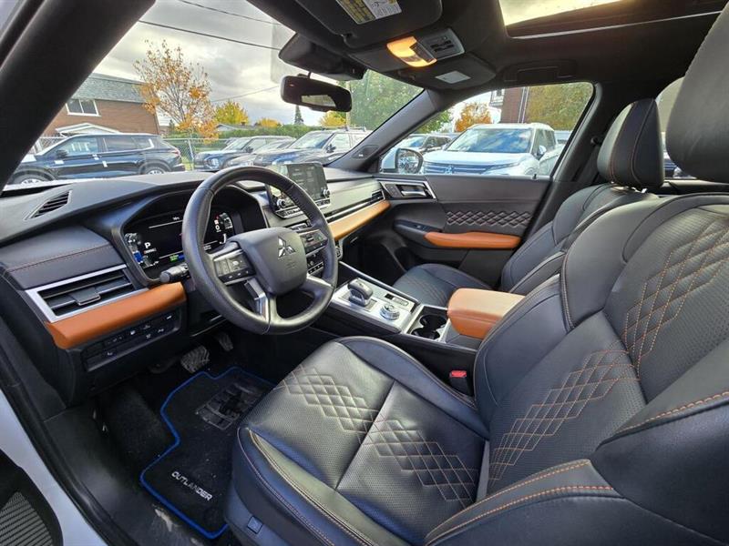 mitsubishi Outlander rechargeable 2024 - 17