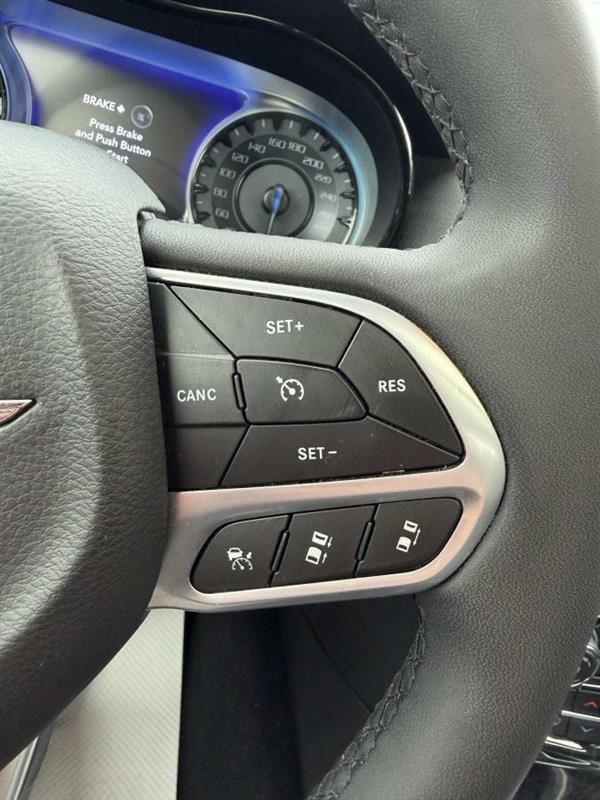 chrysler 300 2023 - 7