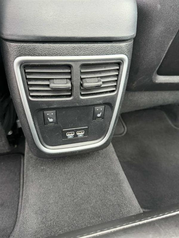 chrysler 300 2023 - 13