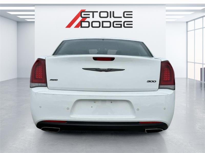 chrysler 300 2023 - 20