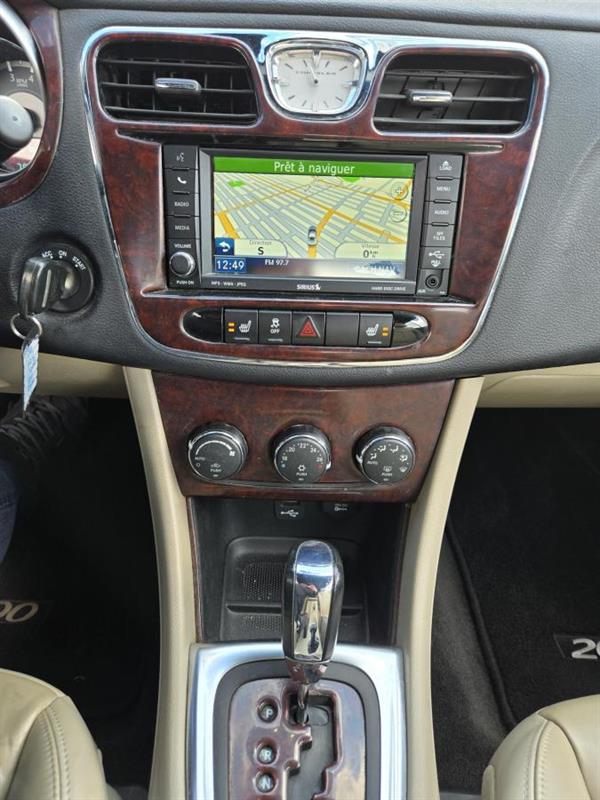 chrysler 200 2011 - 20