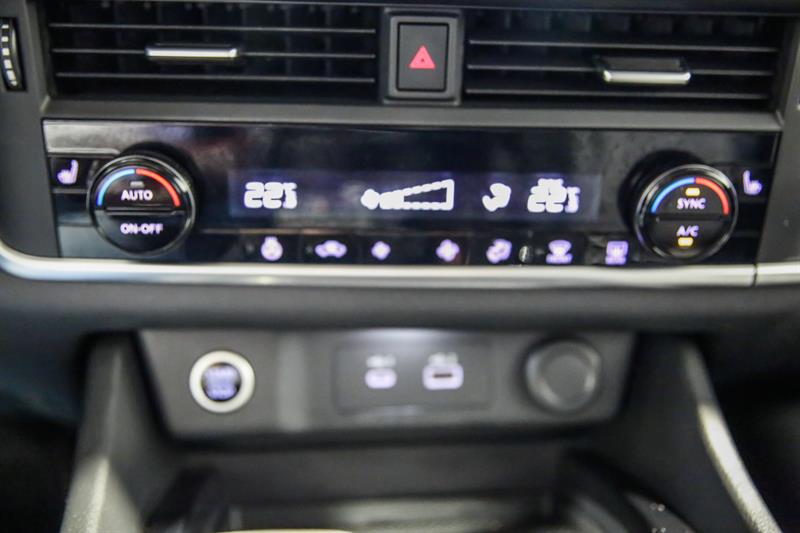 nissan Rogue 2021 - 24