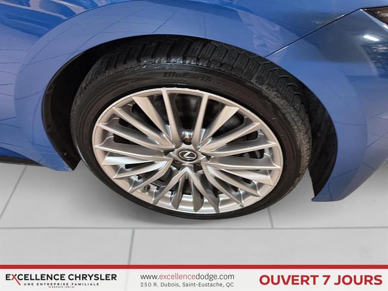 lexus IS 300 2022 - 5