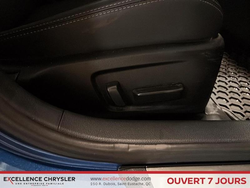 lexus IS 300 2022 - 7