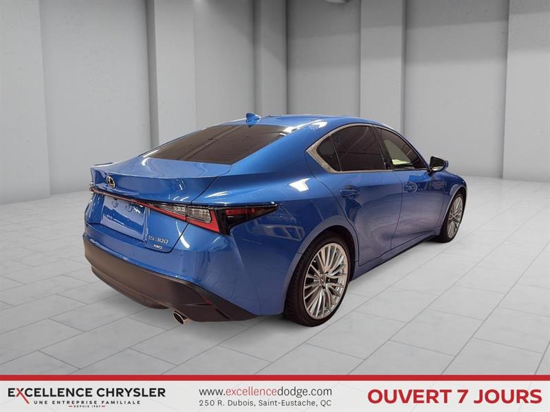 lexus IS 300 2022 - 9